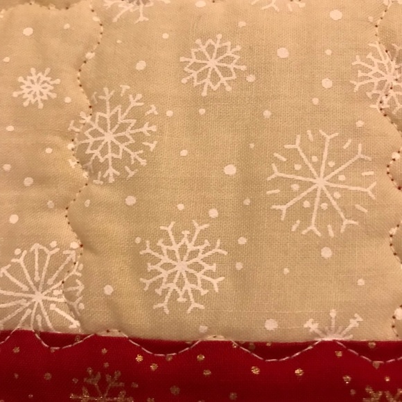 Handcrafted a quilted reversible table runner. Lots of stitching detail - Picture 7 of 9